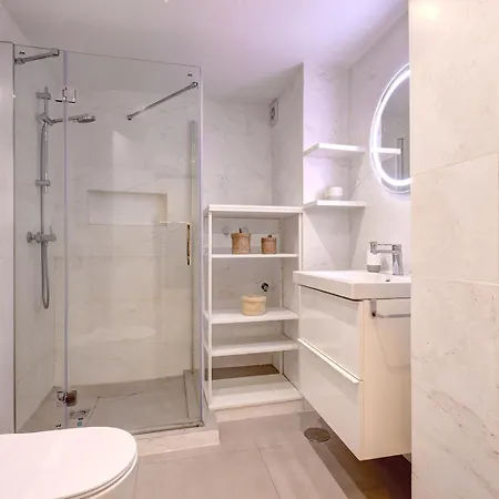 Golden Mile 2 Bedrooms Апартаменты *