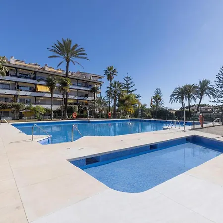 Golden Mile 2 Bedrooms * Марбелья