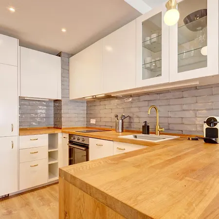 Golden Mile 2 Bedrooms * Marbella