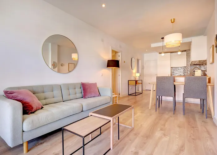 Golden Mile 2 Bedrooms * Marbella